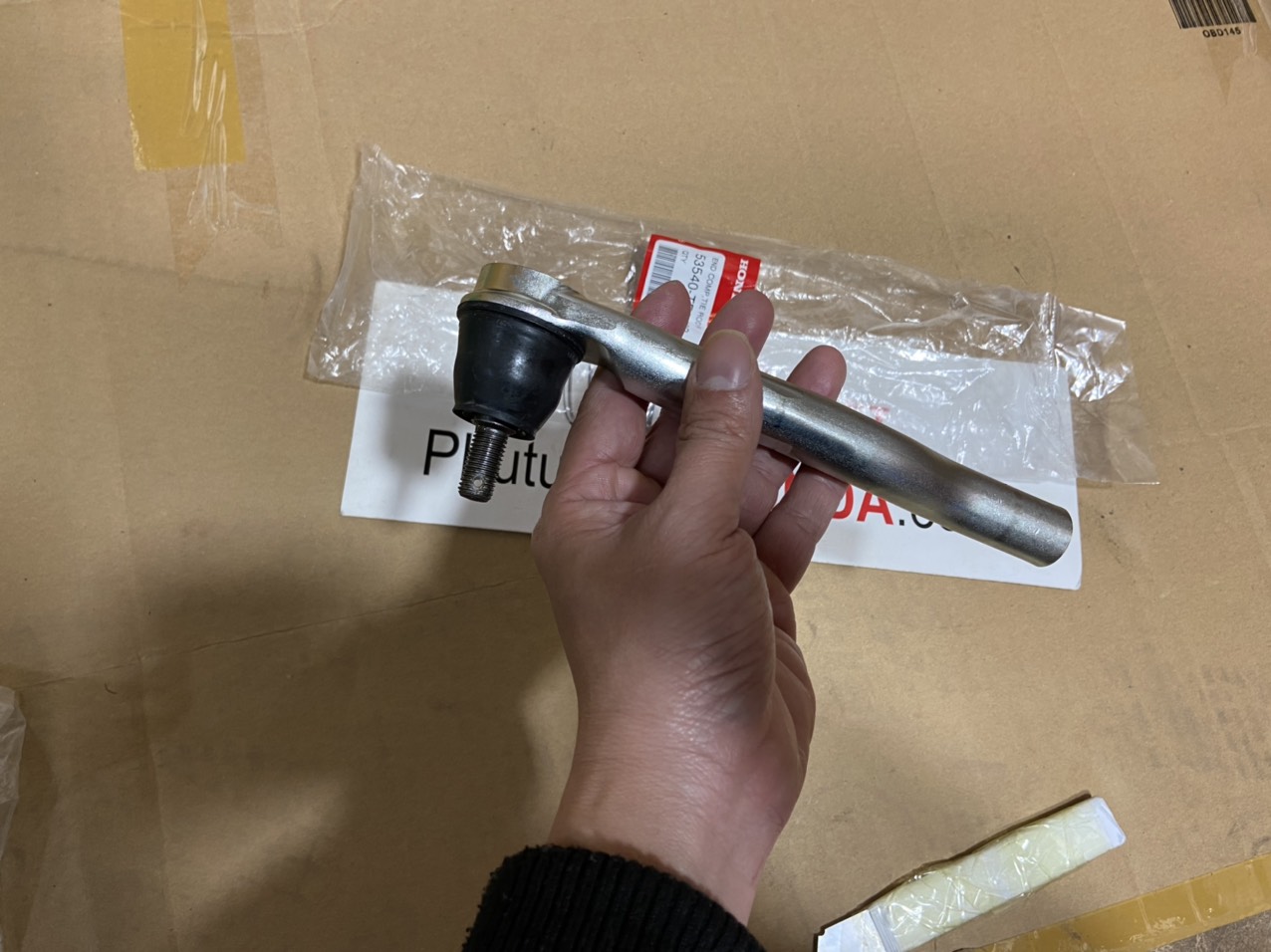 Rô tuyn lái ngoài xe Honda BRIO